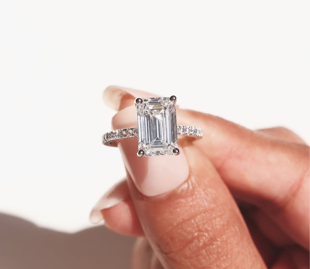 oval shape engagement ring