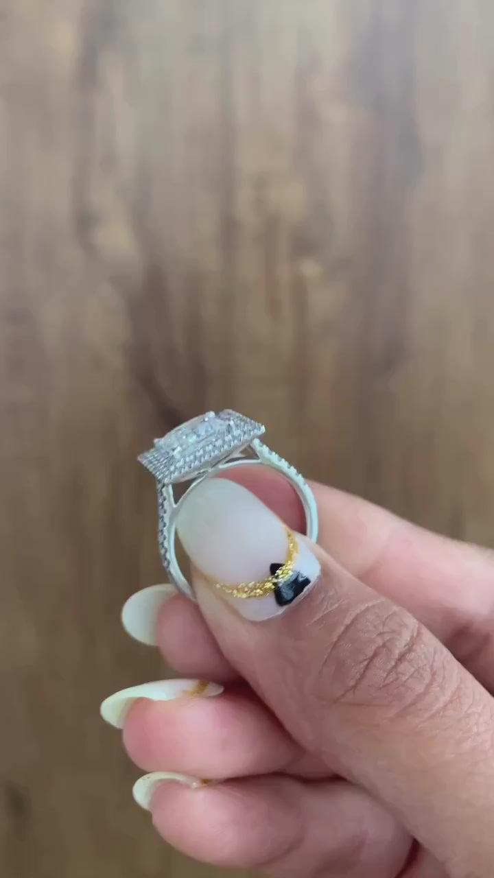 Linnea Princess Halo Engagement Ring