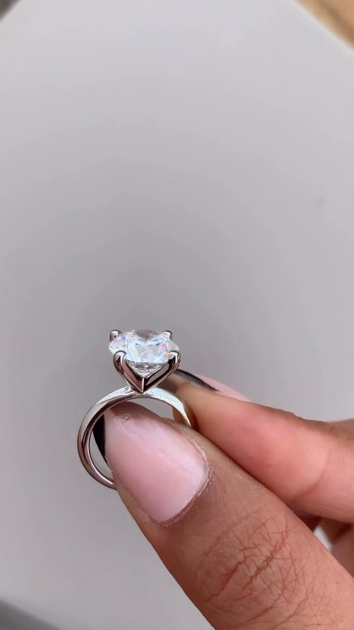 Arlette Round Solitaire Moissanite Engagement Ring