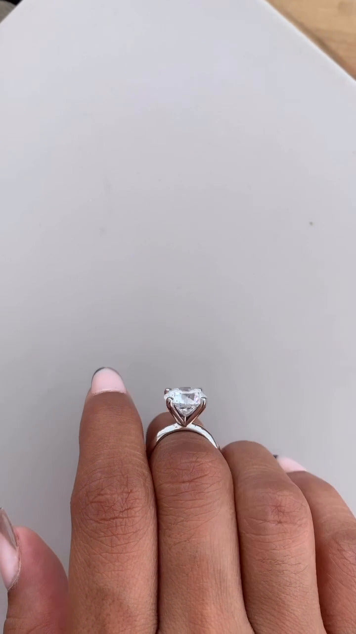 Arlette Round Solitaire Moissanite Engagement Ring