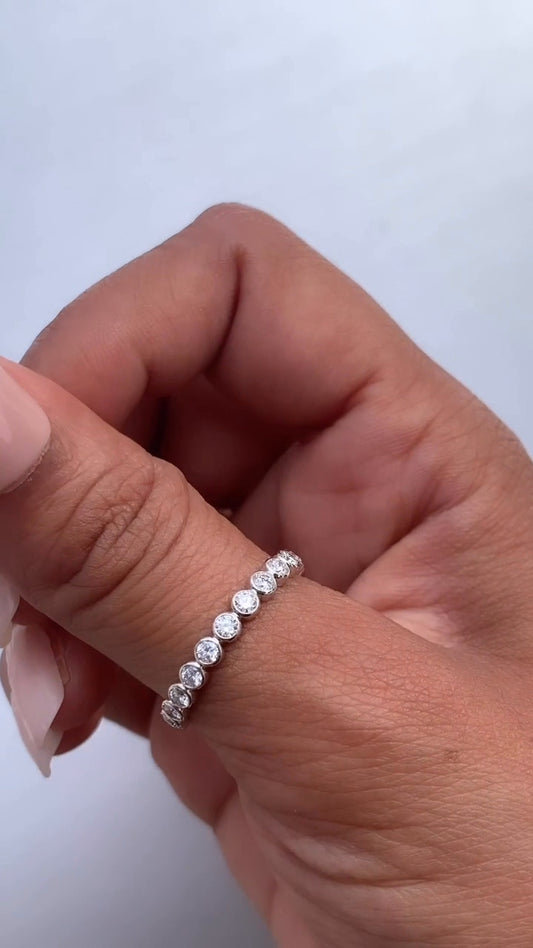 Echo Moissanite Eternity Band