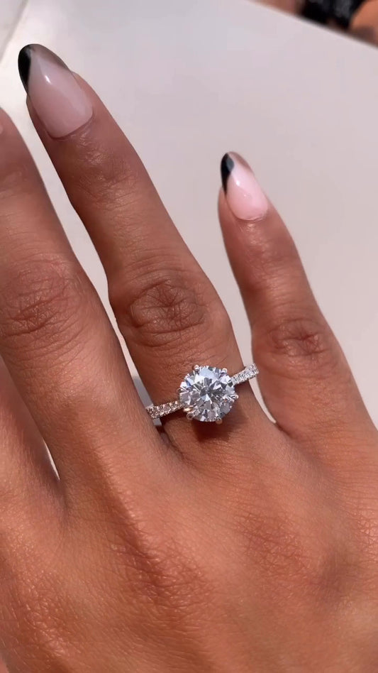Ferelith Round Dainty Moissanite Engagement Ring
