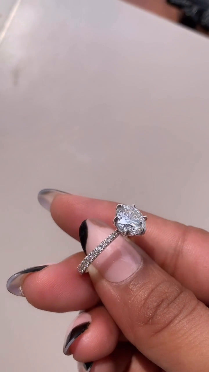 Ferelith Round Dainty Moissanite Engagement Ring
