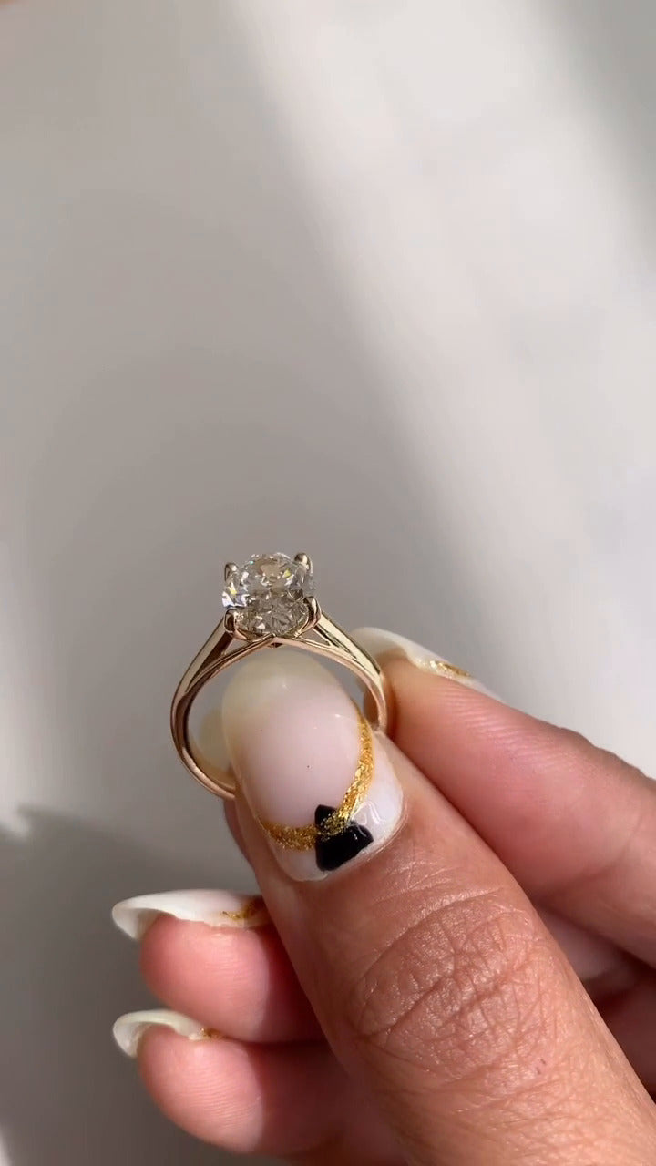 Lavinia Oval Solitaire Moissanite Engagement Ring