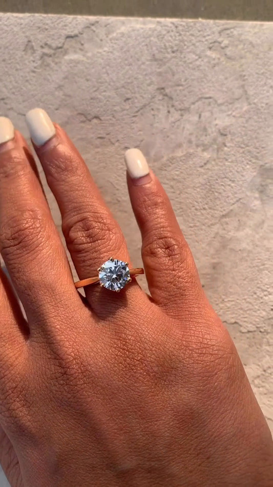 Nari Round Solitaire Moissanite Engagement Ring