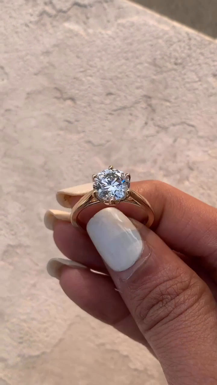Nari Round Solitaire Moissanite Engagement Ring