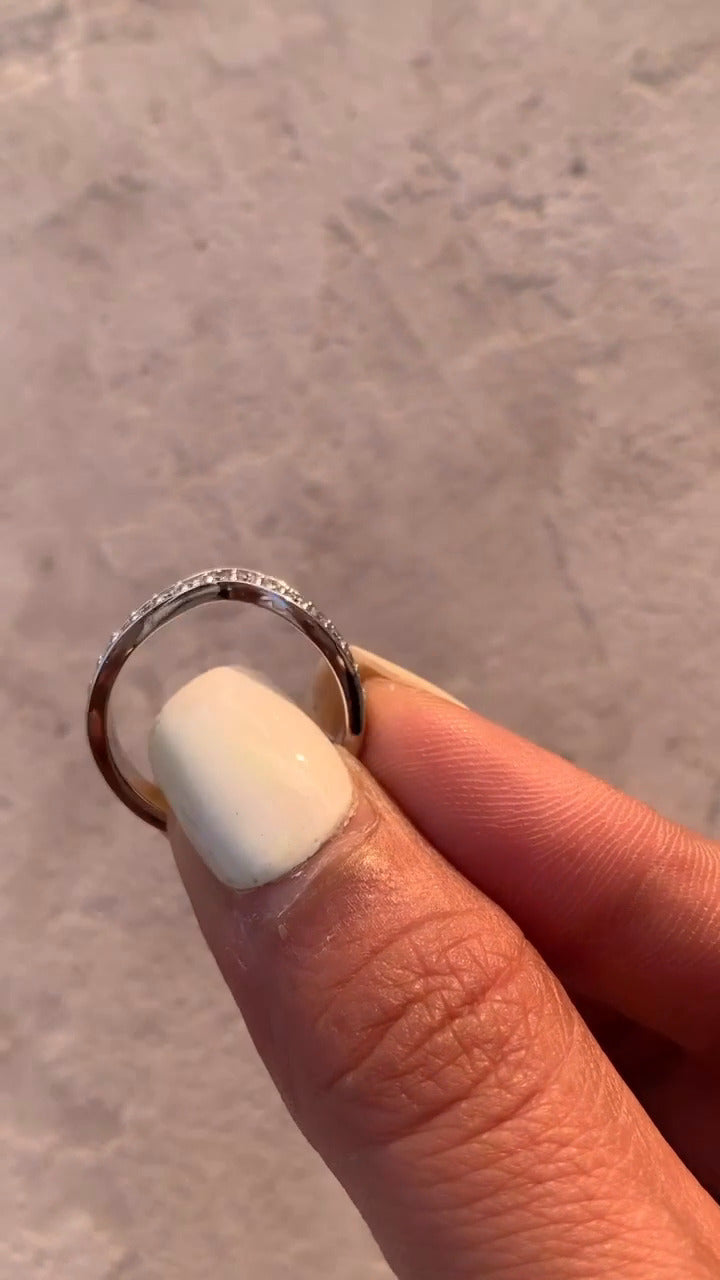 Nebula Curved Shaped Moissanite Wedding Ring