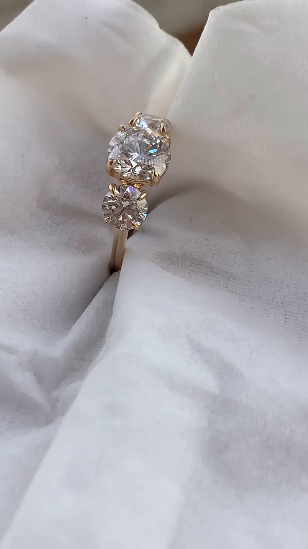 Saskia Round Engagement Ring