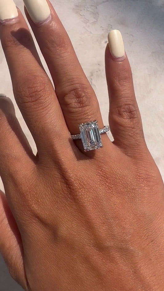 Zeni Emerald Dainty Moissanite Engagement Ring