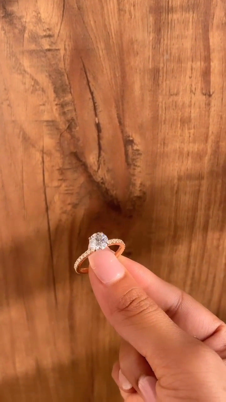 Zeni Round Dainty Moissanite Engagement Ring