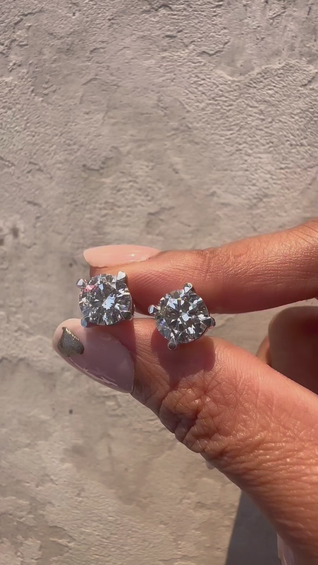Round Moissanite New Look Stud Earrings
