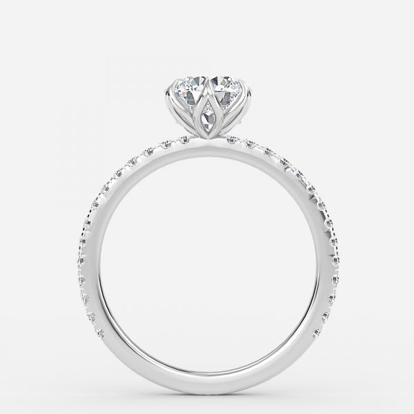 Intan Round Dainty Moissanite Engagement Ring